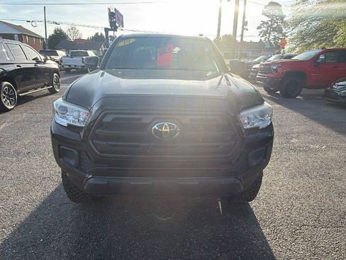 Used 2019 Toyota Tacoma SR w/ SR Convenience Package image 2