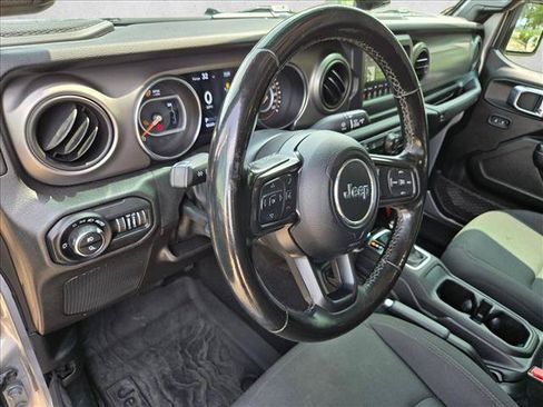 Used 2021 Jeep Gladiator Sport AWD/4WD image 10