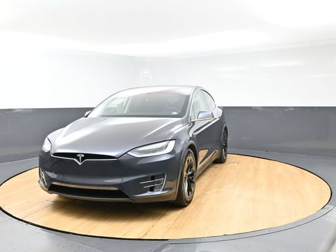 Used 2016 Tesla Model X 75D AWD/4WD image 3