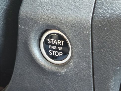 Used 2023 Nissan Frontier SV image 8