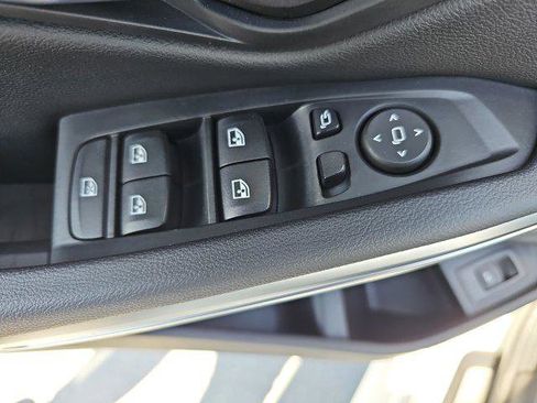 Used 2025 BMW 330i Sedan w/ M Sport Package image 28