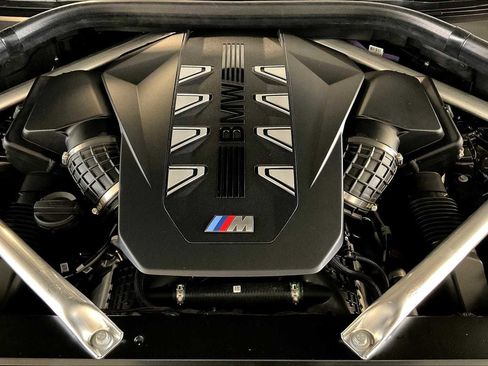 Certified 2026 BMW X5 M60i w/ Climate Comfort Package image 17