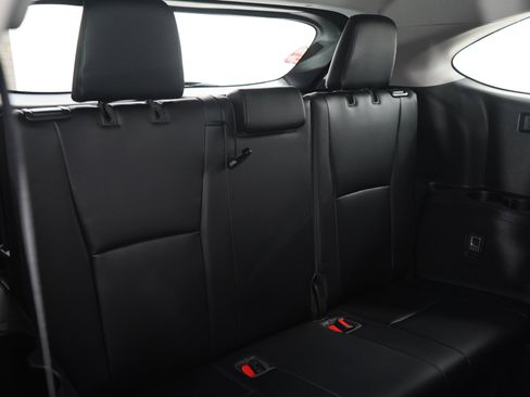 Used 2020 Toyota Highlander XLE AWD/4WD image 15