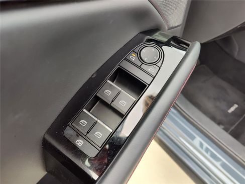 Used 2022 MAZDA MAZDA3 s image 14