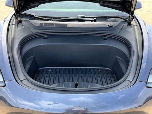 Used 2021 Tesla Model 3 Performance image 9