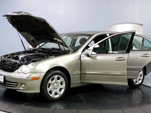 Used 2005 Mercedes-Benz C 320 4MATIC Sedan image 11