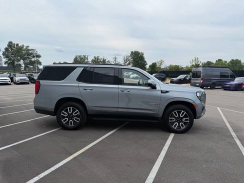 Used 2024 GMC Yukon AT4 AWD/4WD image 6