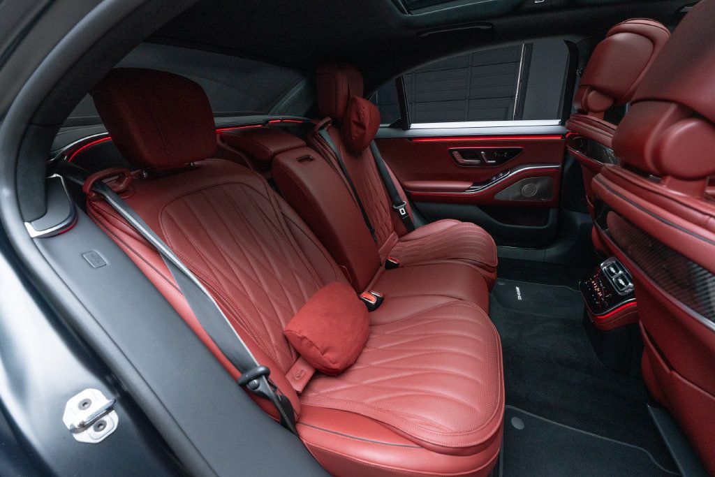 Used 2024 Mercedes-Benz S 63 AMG S image 39