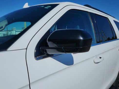Used 2022 Ford Expedition XL AWD/4WD image 32