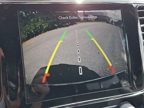 Used 2021 Jeep Grand Cherokee Limited RWD image 24
