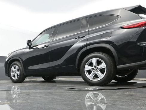 Used 2021 Toyota Highlander L FWD image 10