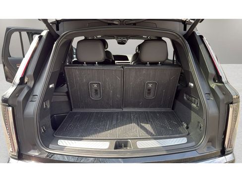 Certified 2026 Cadillac Vistiq Sport w/ LPO, Floor Liner Package AWD/4WD image 29