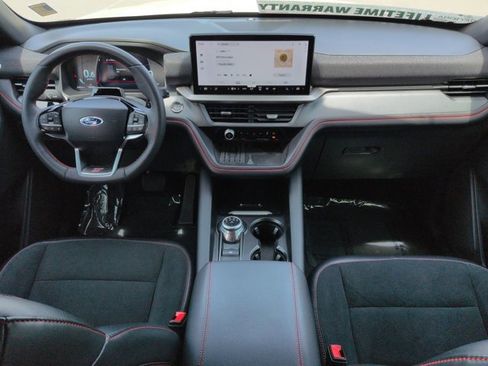 Used 2025 Ford Explorer ST AWD/4WD image 17