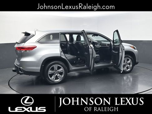 Used 2018 Toyota Highlander Limited image 30
