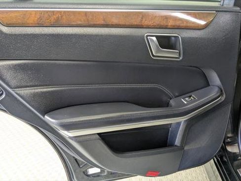 Used 2016 Mercedes-Benz E 350 Sedan w/ Premium Package image 14