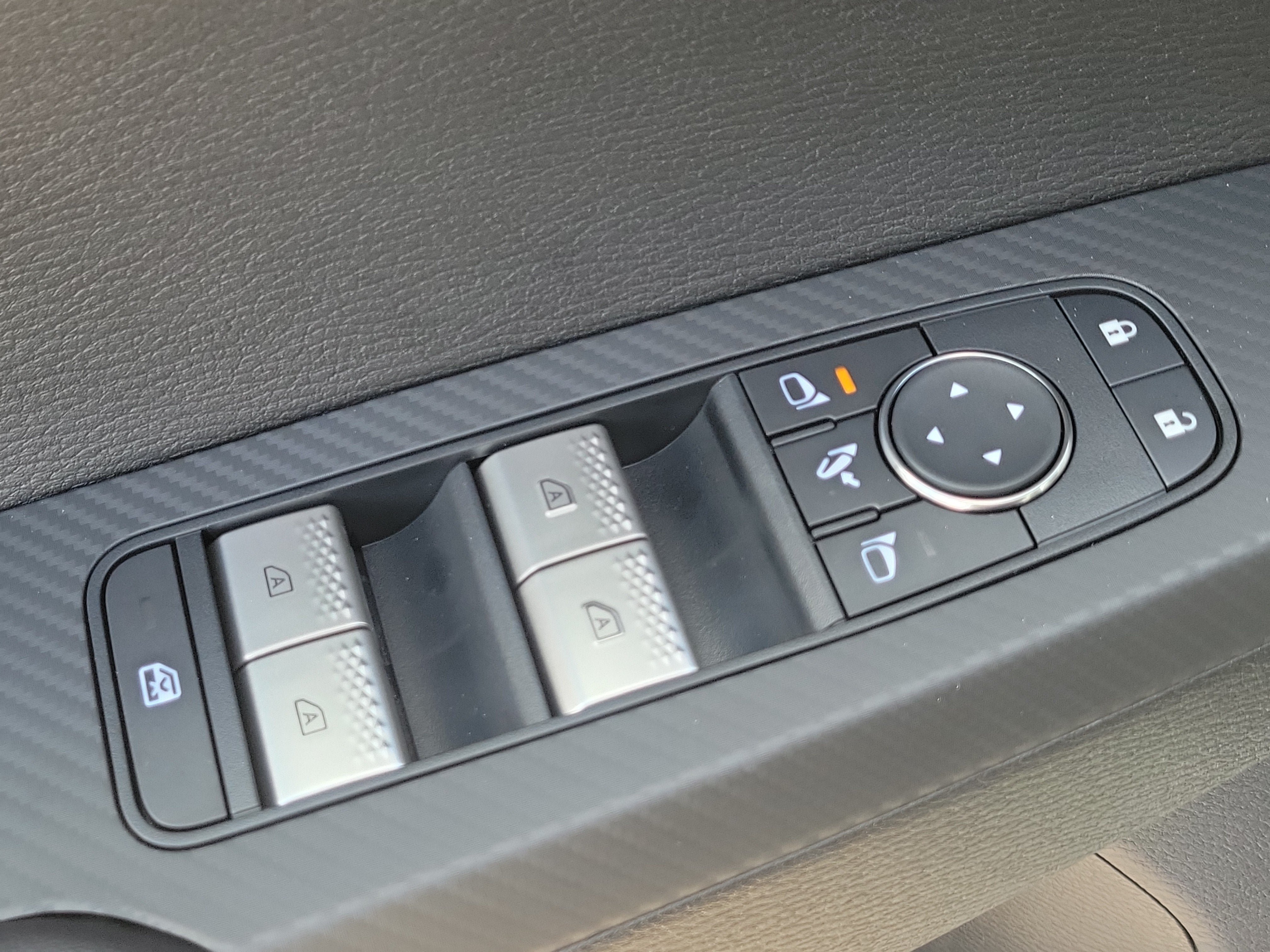 New 2026 Nissan Rogue SL AWD/4WD image 33