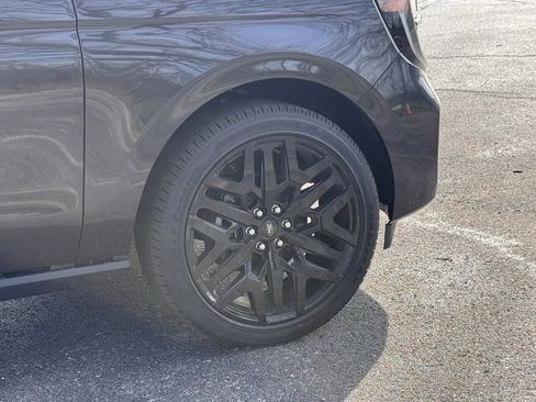 New 2026 Ford Expedition Platinum image 7