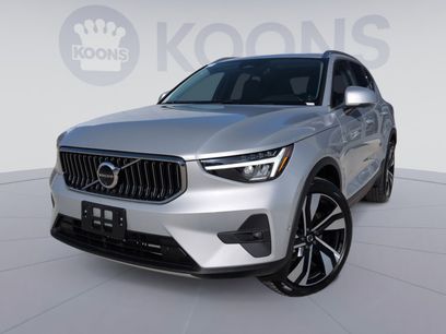 Used 2025 Volvo XC40 B5 Plus