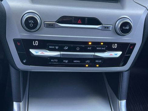 Used 2021 Ford Explorer XLT w/ Equipment Group 202A image 21