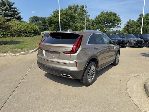 Used 2024 Cadillac XT4 Premium Luxury w/ Cold Weather Package AWD/4WD image 3