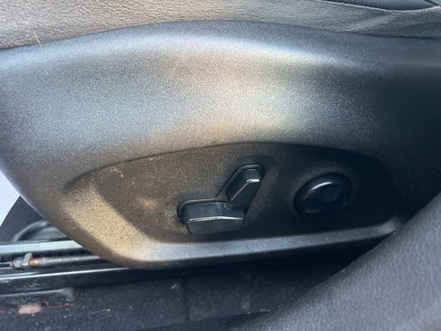 Used 2017 Jeep Renegade Trailhawk w/ Premium Trailhawk Package image 37