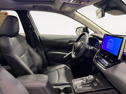 Used 2026 Toyota Corolla Cross XLE w/ Convenience Package image 16