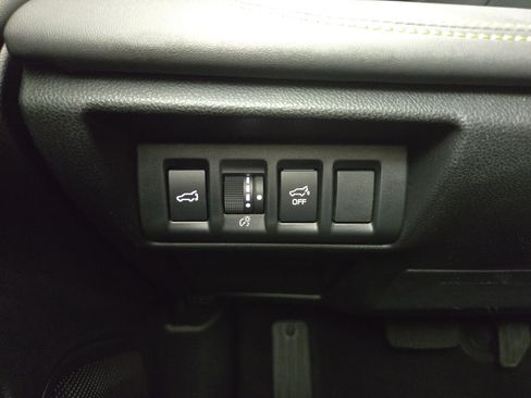 Used 2025 Subaru Outback Onyx Edition AWD/4WD image 30