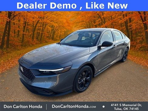 Certified 2025 Honda Accord SE image 3