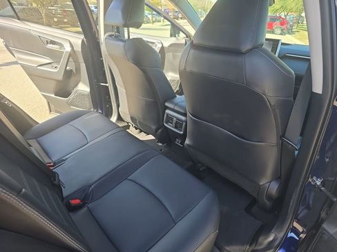 Used 2020 Toyota RAV4 XLE Premium image 11