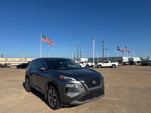 Certified 2023 Nissan Rogue SV FWD image 2