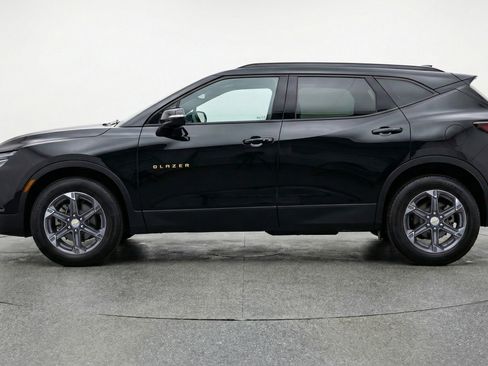 Used 2025 Chevrolet Blazer LT image 5