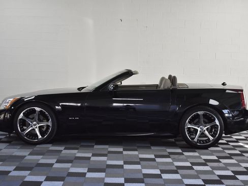 Used 2005 Cadillac XLR image 3