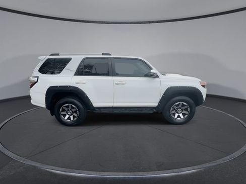 Used 2018 Toyota 4Runner TRD Off-Road Premium image 17
