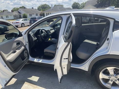 Used 2016 Honda HR-V EX-L image 9