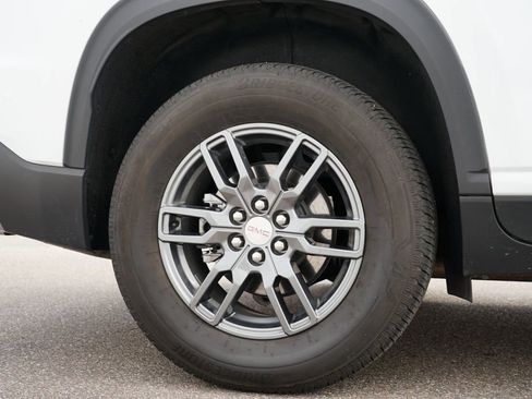 Certified 2025 GMC Acadia Elevation image 31