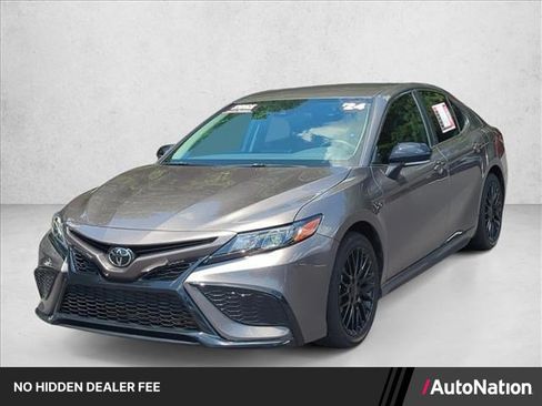 Used 2024 Toyota Camry SE FWD image 1