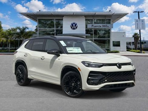 New 2026 Volkswagen Tiguan SE R-Line FWD image 1