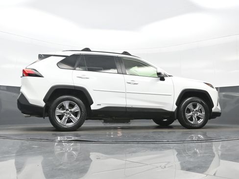 Used 2022 Toyota RAV4 LE AWD/4WD image 31
