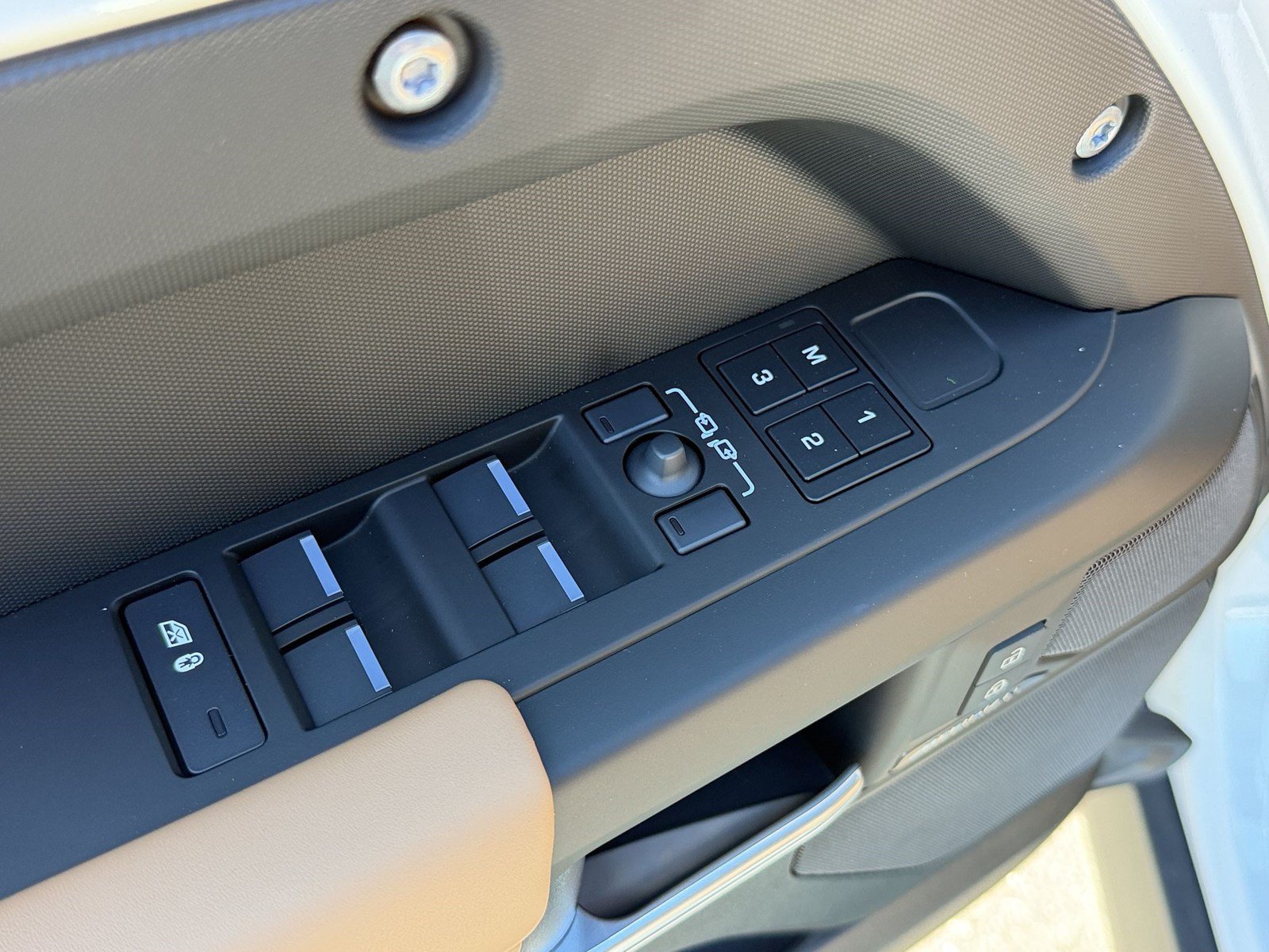 New 2026 Land Rover Defender 110 S AWD/4WD image 15