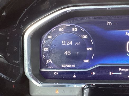 Used 2024 Chevrolet Silverado 2500 LT image 3