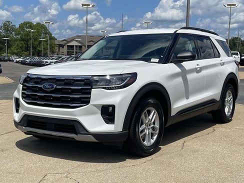 New 2026 Ford Explorer Active w/ Active Comfort Package RWD image 5