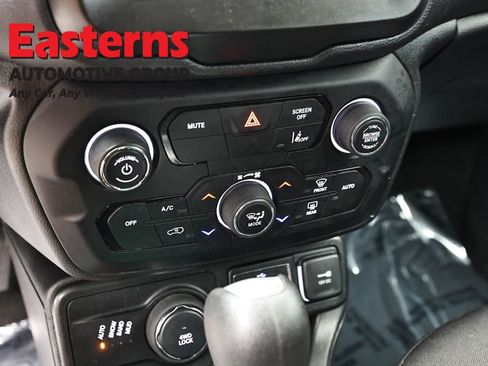 Used 2021 Jeep Renegade Sport AWD/4WD image 19