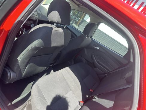 Used 2017 Ford Focus SE image 18