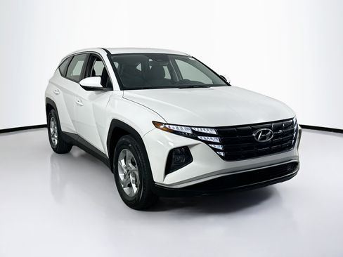 Used 2023 Hyundai Tucson SE FWD image 3