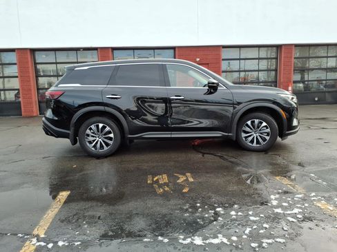 Certified 2024 INFINITI QX60 Pure image 4