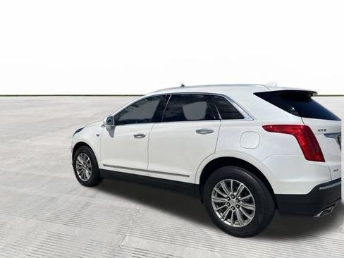 Used 2017 Cadillac XT5 Luxury w/ Driver Awareness Package AWD/4WD image 3