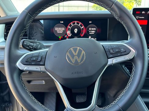 Used 2026 Volkswagen Tiguan SE AWD/4WD image 30