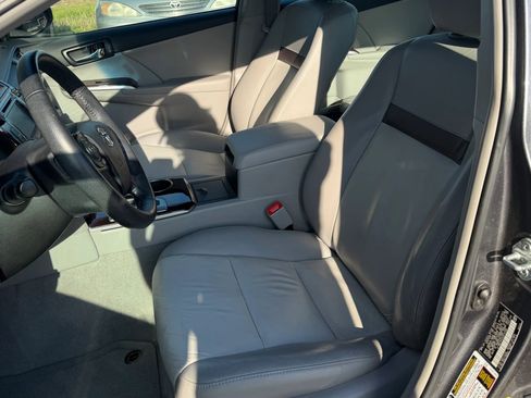 Used 2012 Toyota Camry XLE FWD image 7