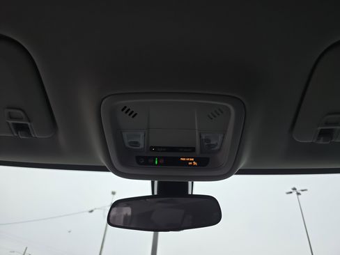 Used 2021 Chevrolet Traverse LS image 26