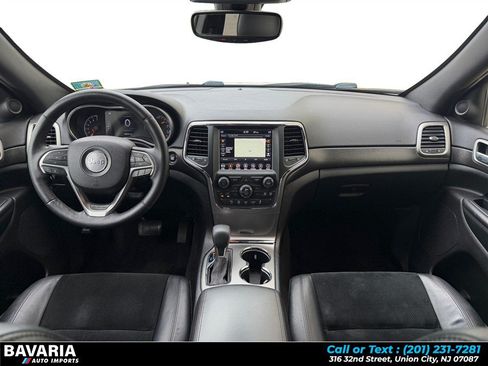 Used 2018 Jeep Grand Cherokee Altitude AWD/4WD image 12